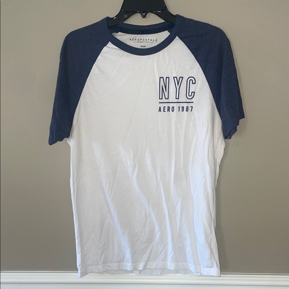 Aeropostale Men's Navy and White Graphic Tee